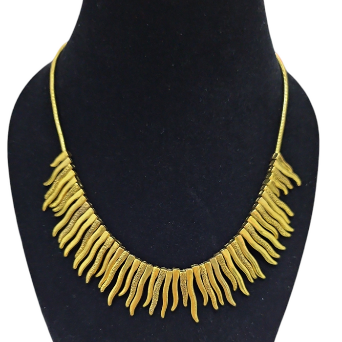 Collar ciernitos dorado metal