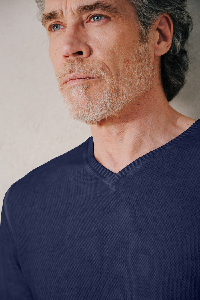 Micro Waffle V-Neck Knit - Navy