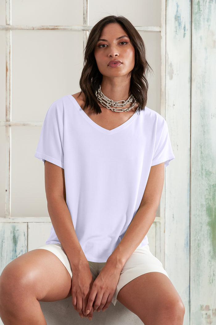 Noli T-Shirt - Women's Wide V-Neck T-Shirt - Lilac