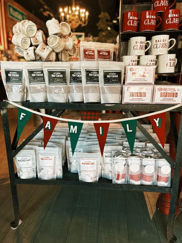 Oxford Pennant: Family Red and Green Bunting