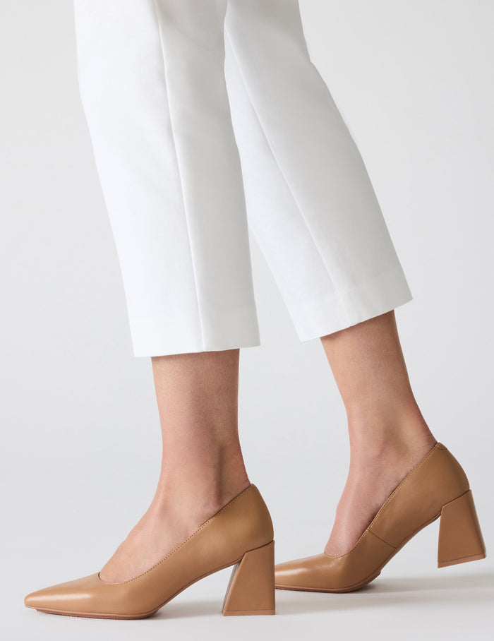 Anne Klein Nude Leather Relena Leather Pump