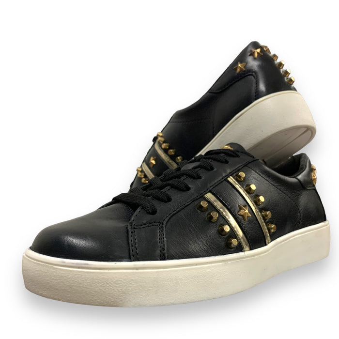 Tenis negro con estrellas Gillio