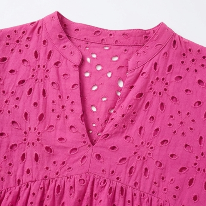 Wearbella – Flowy V-Neck Eyelet Dress for Curvy Fit