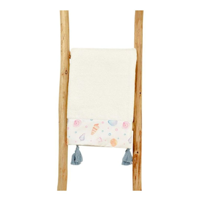 White Seashells Beach Towel